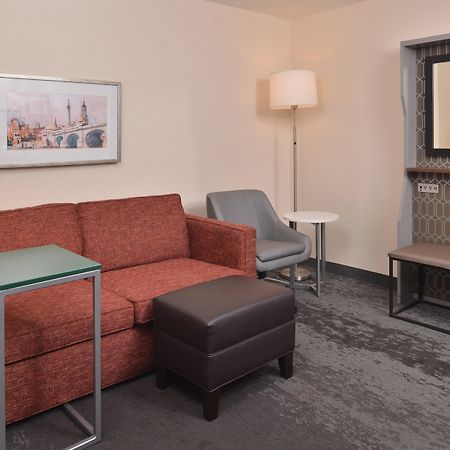 Holiday Inn & Suites Raleigh Cary By Ihg Dış mekan fotoğraf