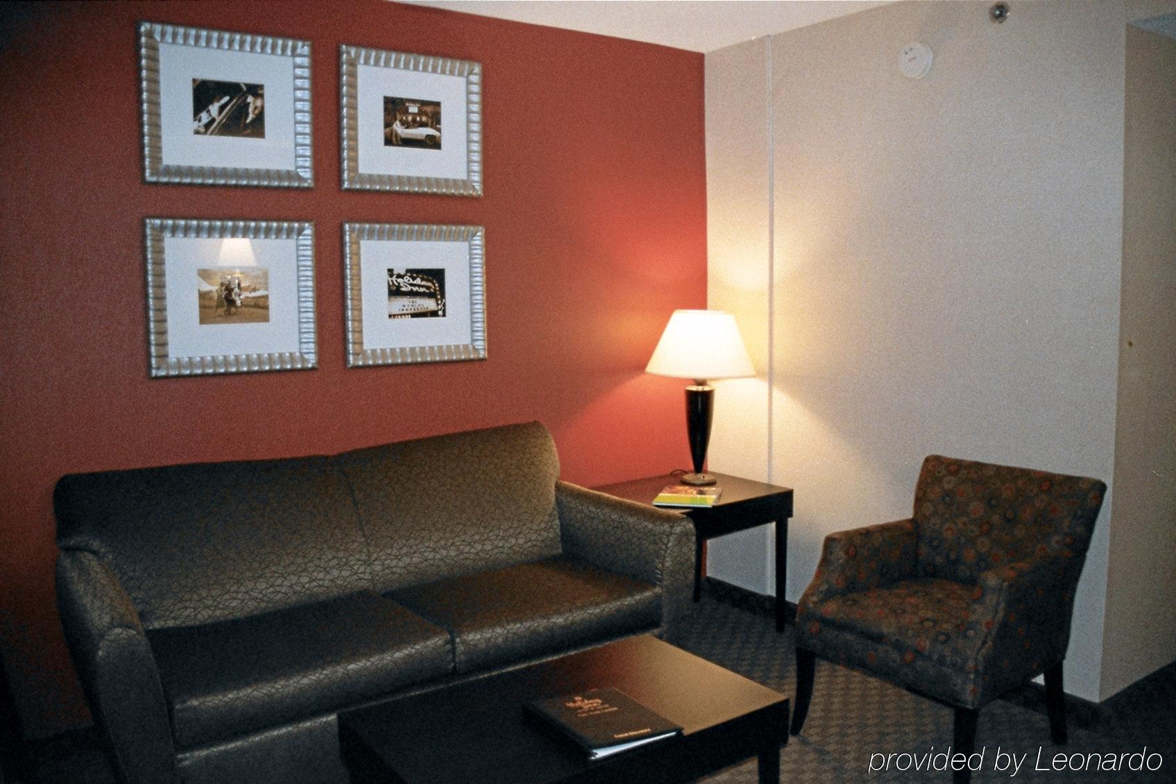 Holiday Inn & Suites Raleigh Cary By Ihg Oda fotoğraf