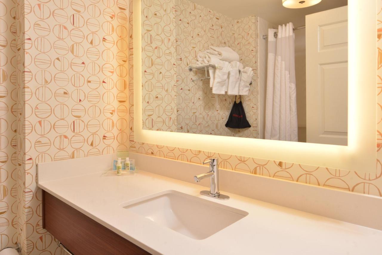 Holiday Inn & Suites Raleigh Cary By Ihg Dış mekan fotoğraf